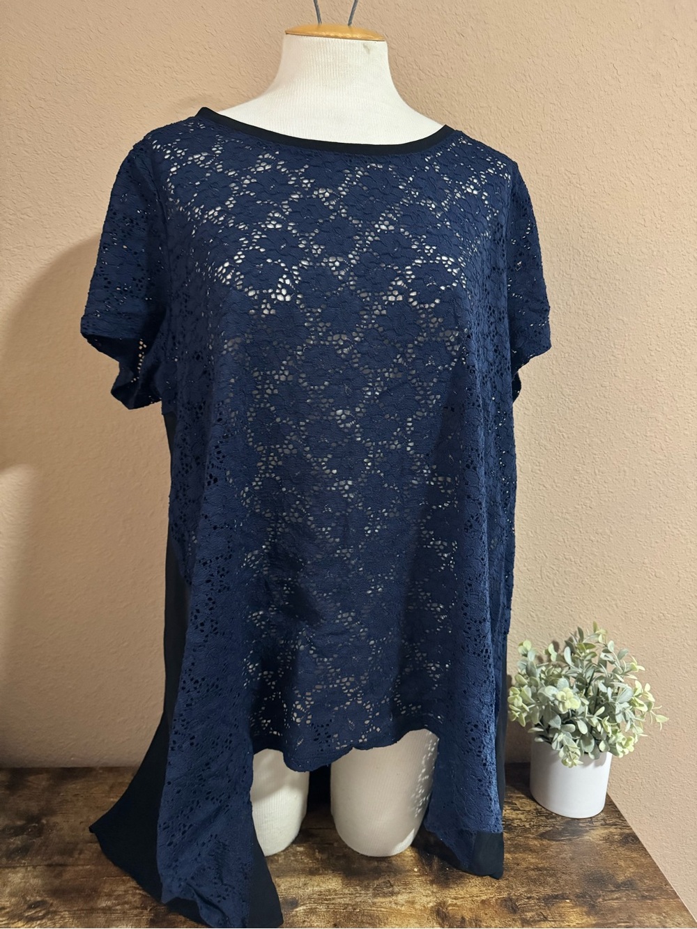 Lane Bryant Navy Lace Overlay Short Sleeve Tunic